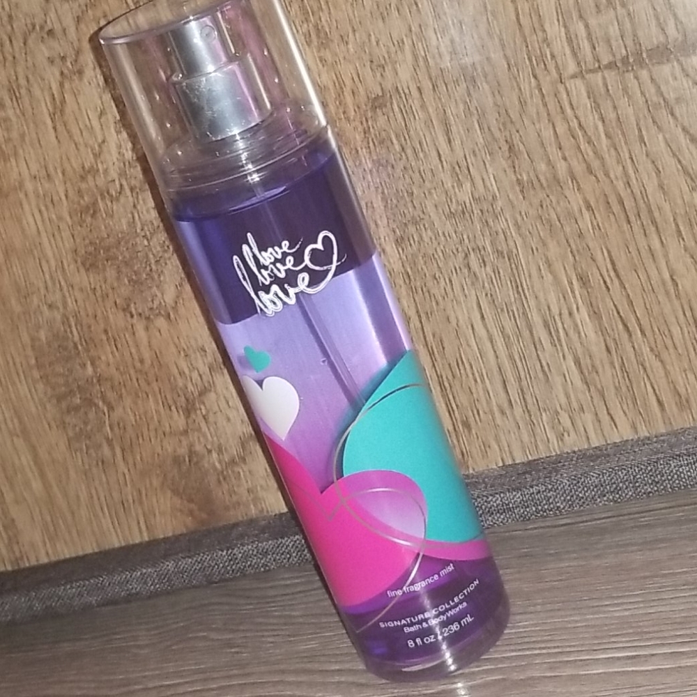 Bath & Body Works Love Love Love body spray
